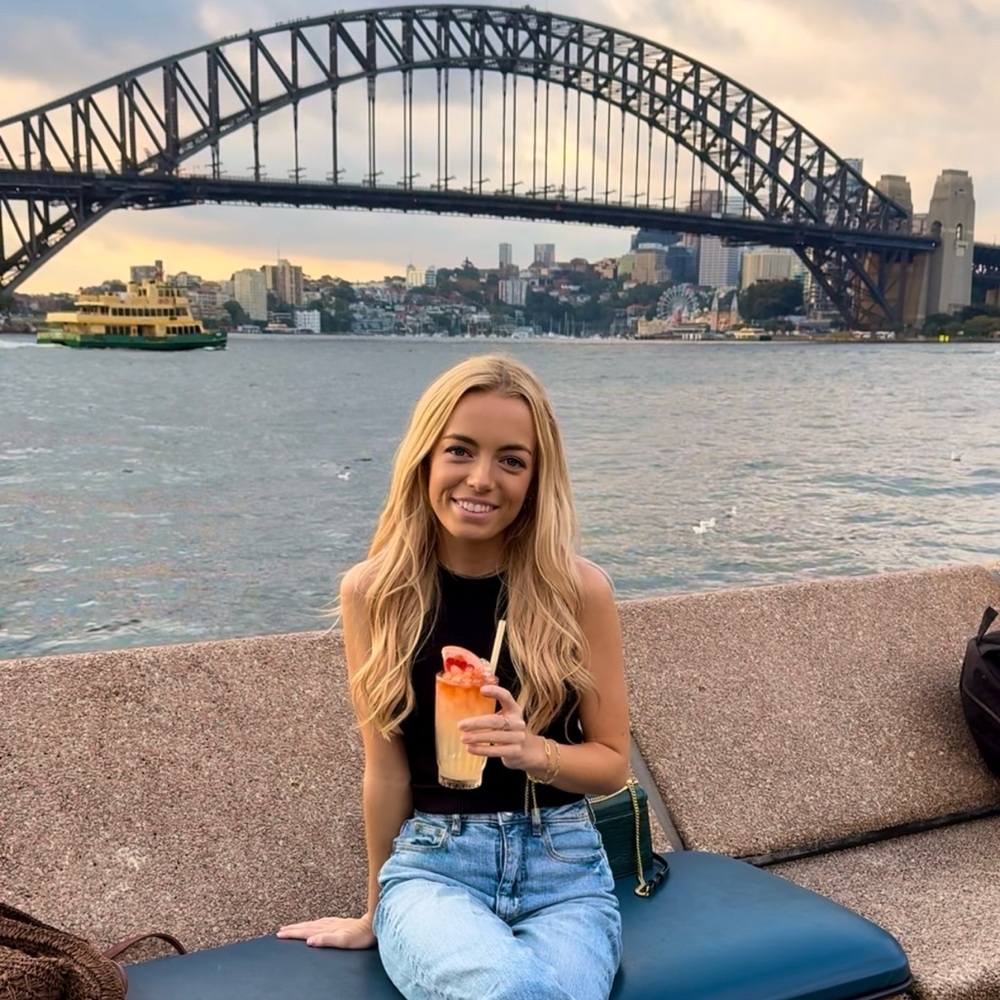 Meet your Posher, Sabrina